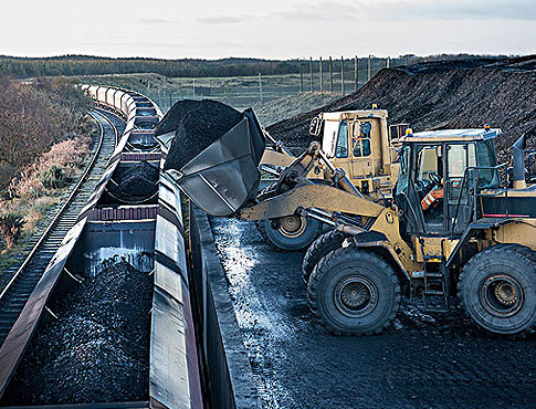 九游体育-东南亚挖掘机出口合作案例