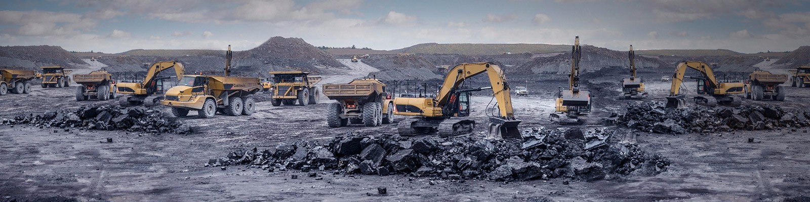 九游体育-中小型挖掘机出口东南亚市场