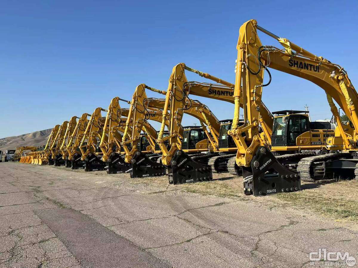 出口高增叠加内销回暖 工程机械行业景气度持续上行(图1)