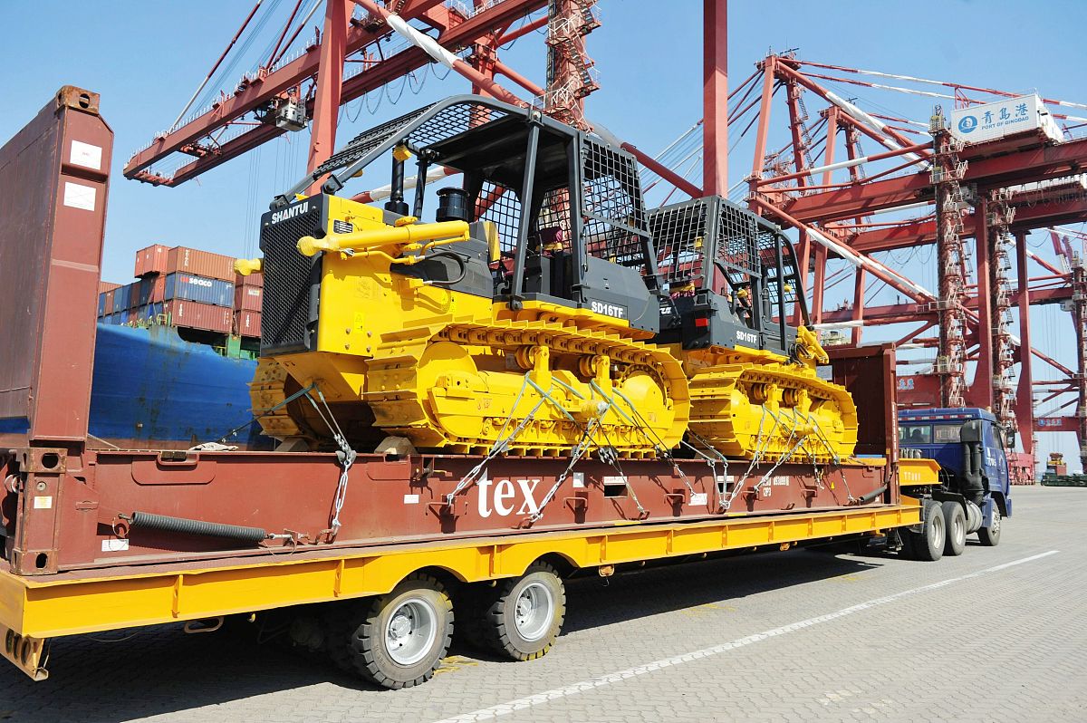 挖掘机怎么出口青岛港挖掘机出口清关步骤(图1)