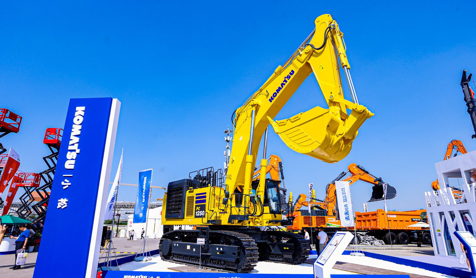 国四先锋重载标杆小松PC460-11M0挖掘机(图1)